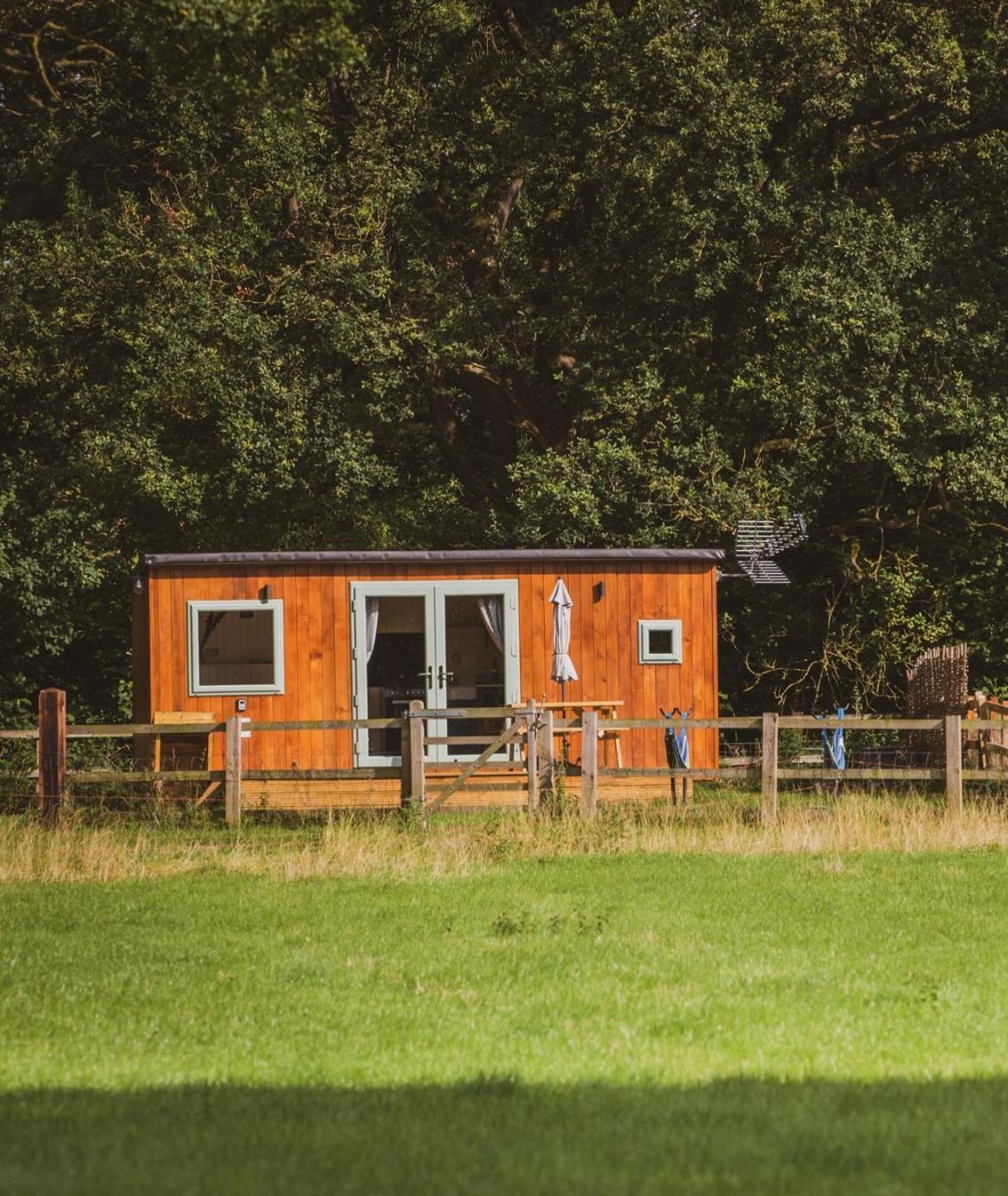The Hideaway At Hiddenwood Glamping Hotel Corsley ภายนอก รูปภาพ