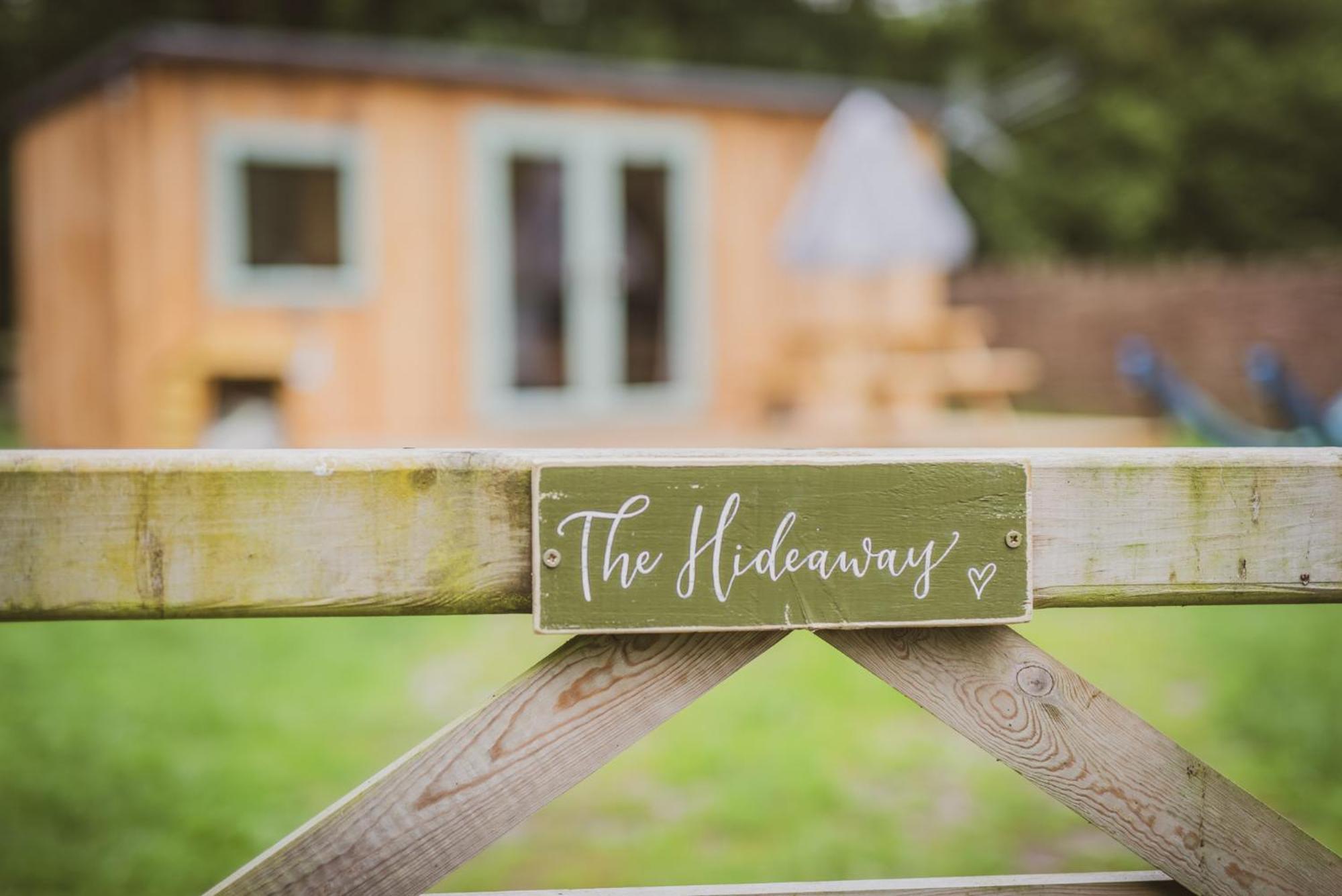 The Hideaway At Hiddenwood Glamping Hotel Corsley ภายนอก รูปภาพ