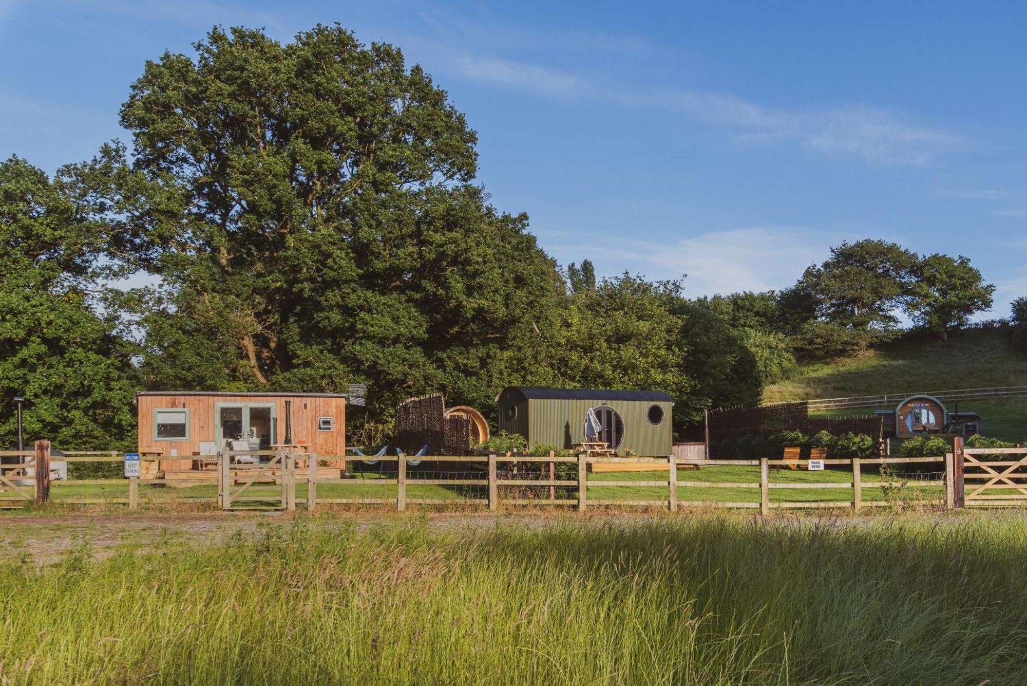 The Hideaway At Hiddenwood Glamping Hotel Corsley ภายนอก รูปภาพ